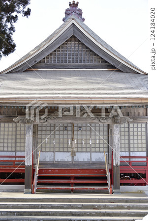 早春の北海道北斗市で谷好稲荷神社と川濯神社境内の風景を撮影 124184020