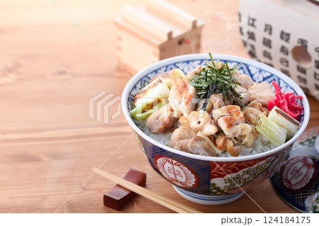 焼き鳥丼（ もも 　ネギマ ） 124184175