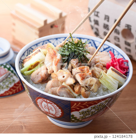 焼き鳥丼（ もも 　ネギマ ） 124184178