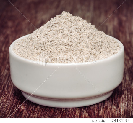 Reddish flour 124184195