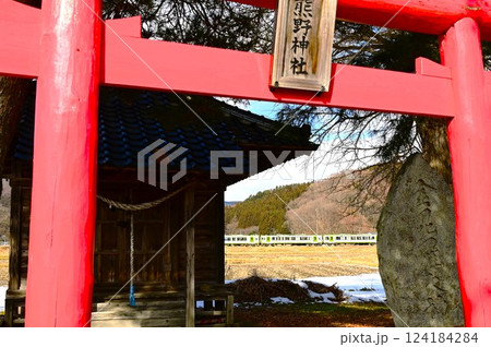 遠野遺産と釜石線の列車(キハ100系) 遠野遺産と釜石線の列車(キハ100系) 124184284
