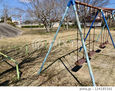 寂れた公園 124185102