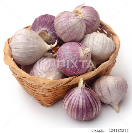 Solo or single clove garlic 124185252