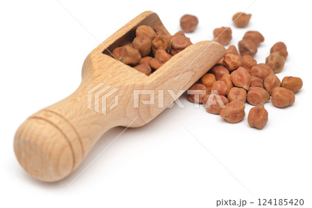 Raw Chickpea in a scoop Raw Chickpea in a scoop 124185420
