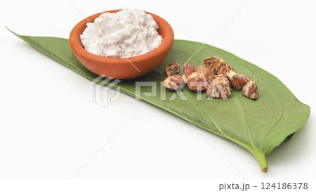 Betel leaf and its spices Betel leaf and its spices 124186378
