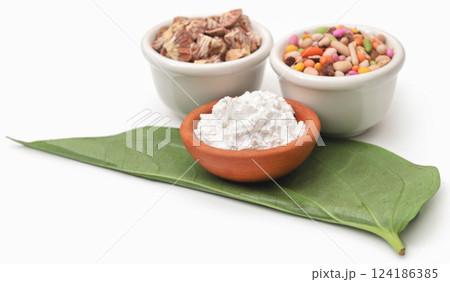 Betel leaf and its spices Betel leaf and its spices 124186385