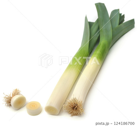 Fresh leek stems and leaves 124186700