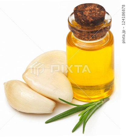 Fresh organic rosemary with essential oil Fresh organic rosemary with essential oil 124186878