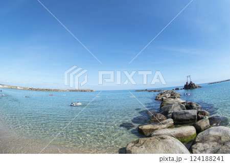 透明度が素晴らしい 鳥取県 ハワイ海水浴 透明度が素晴らしい 鳥取県 ハワイ海水浴 124188241