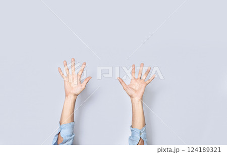 Man hands counting five, fingers counting five, hand fingers counting five on isolated background, countdown Man hands counting five, fingers counting five, hand fingers counting five on isolated background, countdown 124189321