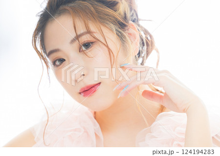 若い女性のビューティーイメージ 若い女性のビューティーイメージ 124194283