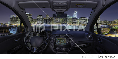 Car windshield with view of Manhattan skyline, New York, USA 124197452