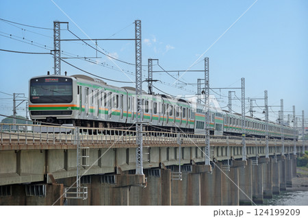 東海道本線　茅ヶ崎－平塚　JR東日本　E231系1000番台　K-20編成（国府津） 124199209