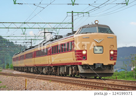 上越線　北堀之内－越後堀之内　JR東日本　485系　K-1編成（新潟）　回送 124199371