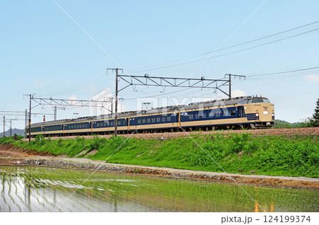 上越線 北堀之内-越後堀之内 JR東日本 583系 N1+N2編成(秋田) 臨時 上越線 北堀之内-越後堀之内 JR東日本 583系 N1+N2編成(秋田) 臨時 124199374