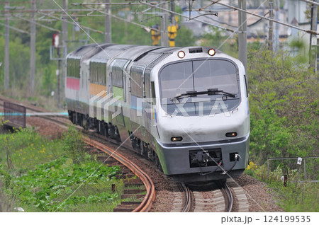 千歳線　北広島－島松　JR北海道　キハ183系5200番台（苗穂）　ノースレインボーエクスプレス 124199535