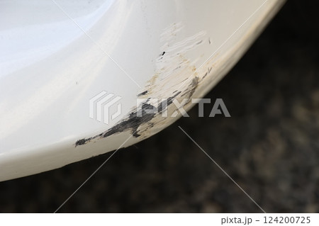 車の傷 124200725