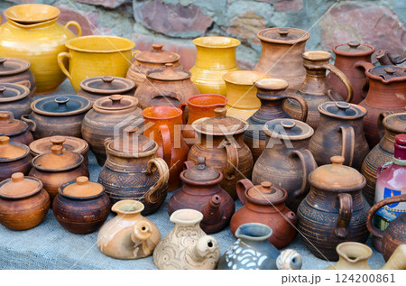 Exhibition and sale of ceramic tableware on city street, Gomel, Belarus 124200861