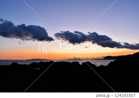 野島崎公園から眺める夕焼け 124201857