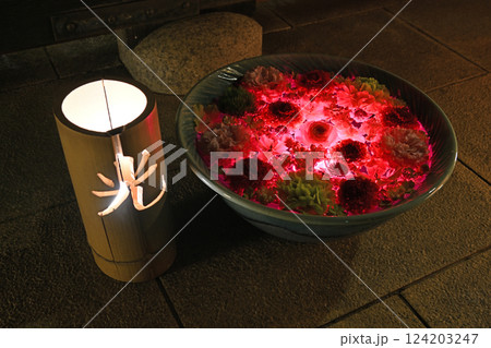 花手水と竹あかり 花手水と竹あかり 124203247