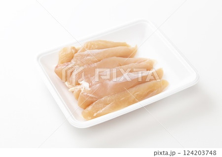 白背景に鶏のささみ 白背景に鶏のささみ 124203748