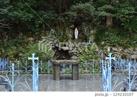 福江島の井持浦教会ルルド　長崎 124210107