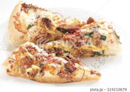 牛肉とにらのプルコギピザ 牛肉とにらのプルコギピザ 124210679