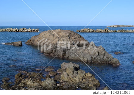 加茂海岸周辺の風景 山形県庄内浜 124211063