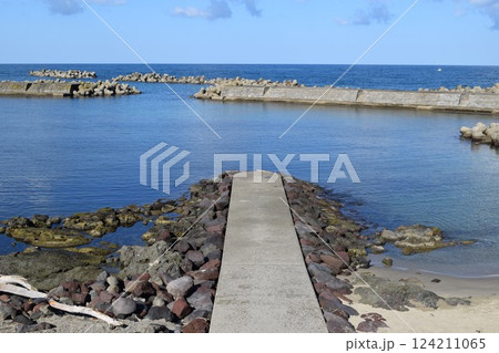 加茂海岸周辺の風景 山形県庄内浜 124211065