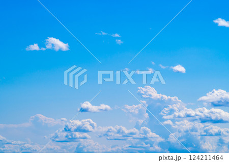 青空に湧く白い雲 a-2 高彩度コントラスト 青空に湧く白い雲 a-2 高彩度コントラスト 124211464
