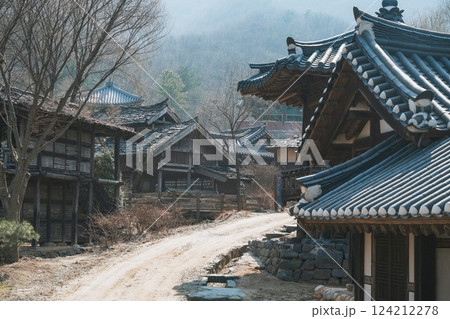 Ancient Korean Architectural Scenery on daytime Ancient Korean Architectural Scenery on daytime 124212278