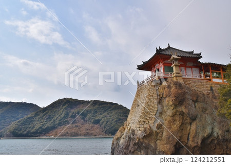晴れた冬の阿伏兎観音 広島 晴れた冬の阿伏兎観音 広島 124212551