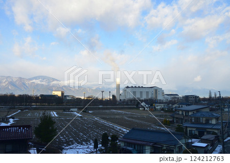 JR東日本、篠ノ井線の明科駅から松本駅までの早朝車窓風景(2022年12月) JR東日本、篠ノ井線の明科駅から松本駅までの早朝車窓風景(2022年12月) 124212763