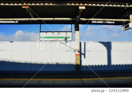JR東日本、篠ノ井線の松本駅から広丘駅までの早朝車窓風景(2022年12月) 124212969