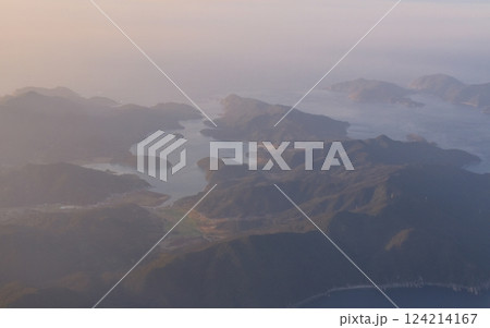 夕暮れの五島列島上空　長崎 124214167