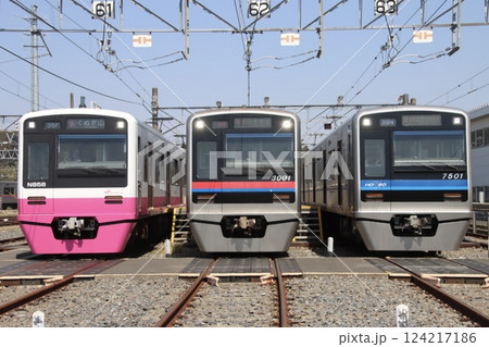 宗吾参道車両基地で並ぶ新京成N800形・京成3000形・北総7500形 124217186