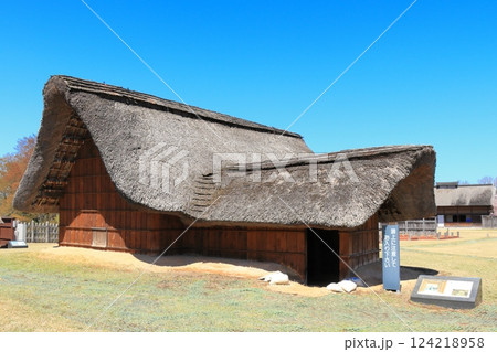 史跡 根城の広場　本丸跡の復元　日本100名城《青森》 124218958