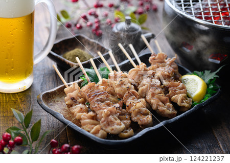 焼き鳥 ( 鶏皮 皮串 )塩味 焼き鳥 ( 鶏皮 皮串 )塩味 124221237