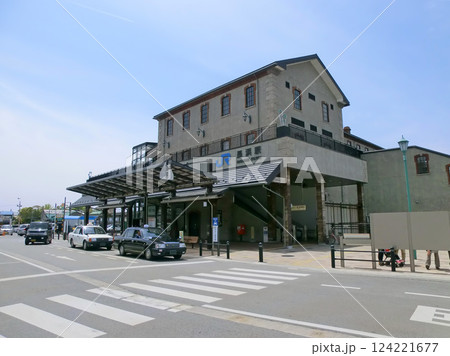 JR北陸本線の長浜駅東口(滋賀県長浜市) JR北陸本線の長浜駅東口(滋賀県長浜市) 124221677