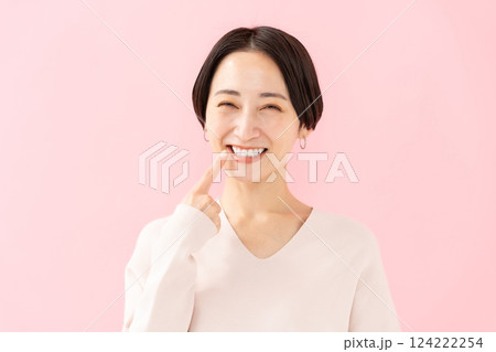 女性 デンタルケア 歯 女性 デンタルケア 歯 124222254