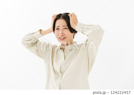 女性　トラブル 124222457