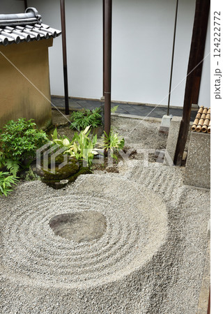 大徳寺塔頭　龍源院　滹沱庭(京都市北区) 124222772