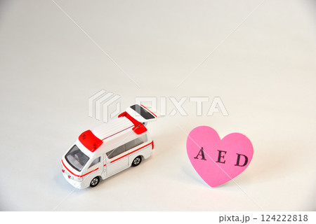 AED ハート 救急車 イメージ AED ハート 救急車 イメージ 124222818