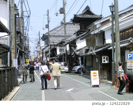 滋賀県長浜市の北国街道の街並み 124222829