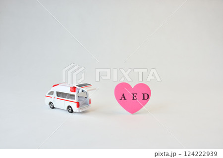 AED ハート 救急車 イメージ AED ハート 救急車 イメージ 124222939