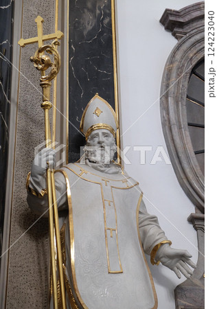 Saint Otto von Bamberg statue on the Provost altar in Wurzburg Cathedral dedicated to Saint Kilian, Bavaria, Germany 124223040