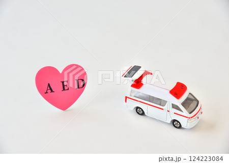 AED ハート 救急車 イメージ AED ハート 救急車 イメージ 124223084