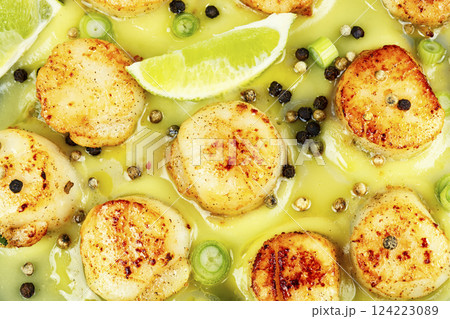Fried scallops with sauce. Fried scallops with sauce. 124223089