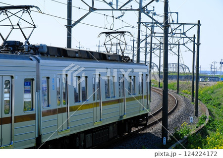 春風と電車 春風と電車 124224172
