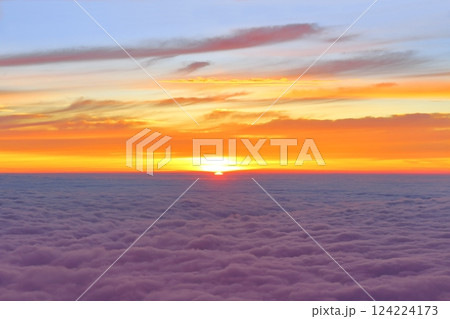 富士山頂からの御来光 富士山頂からの御来光 124224173